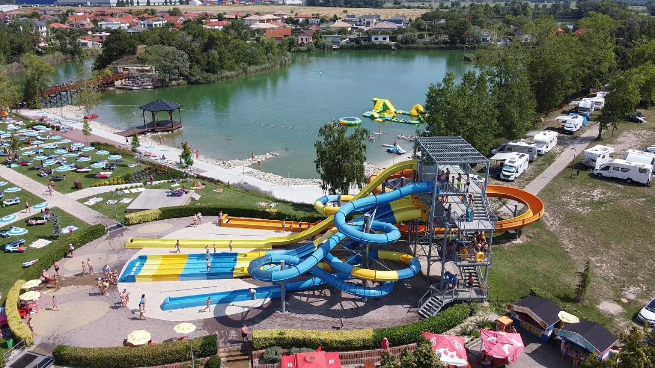 Rivapark Lägenhet Dunajská Streda Exteriör bild