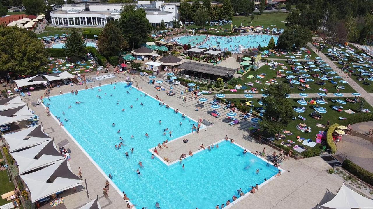 Rivapark Lägenhet Dunajská Streda Exteriör bild