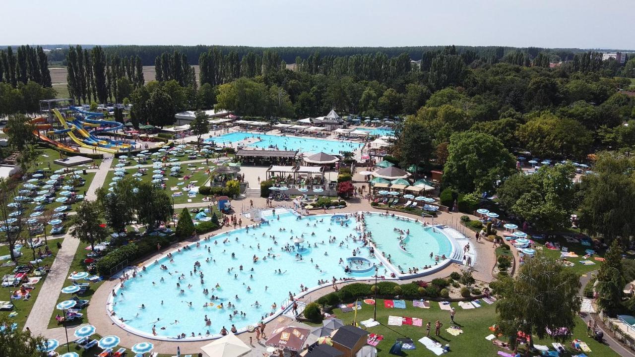 Rivapark Lägenhet Dunajská Streda Exteriör bild